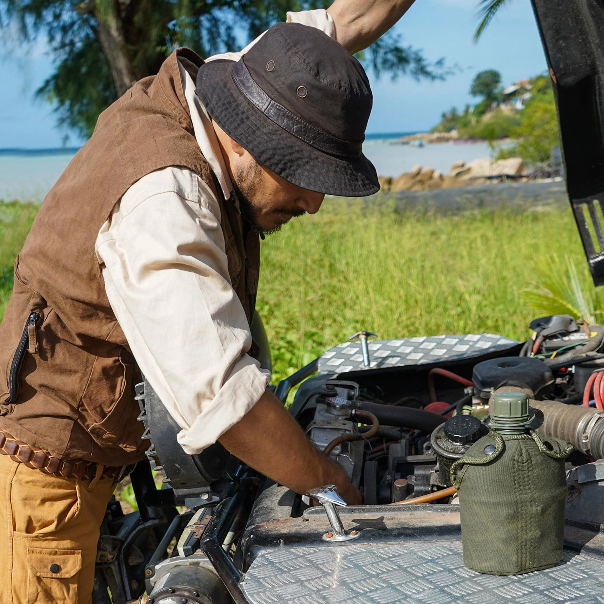 Buckleys Oilskin Bucket Hat - Image 6